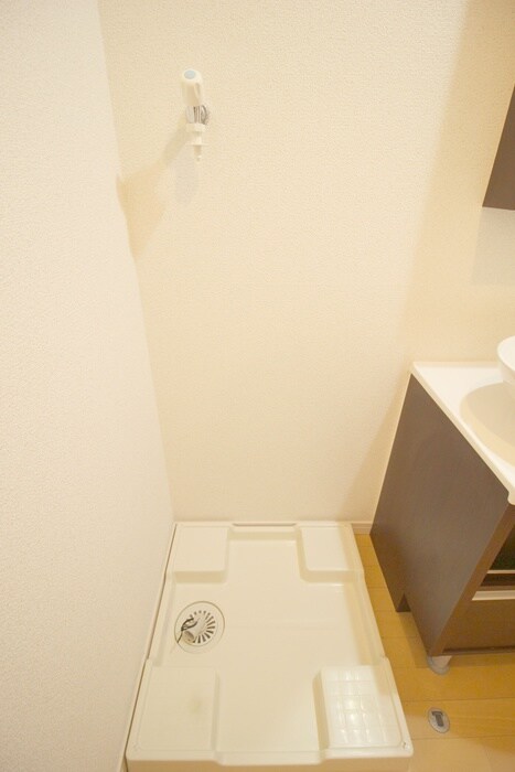 物件内観写真12　(洗濯機置場)