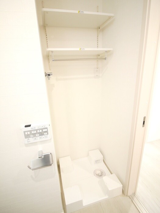 物件内観写真15　(洗濯機置場)