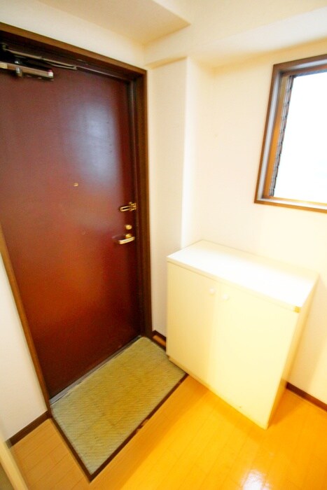 物件内観写真14　(玄関)