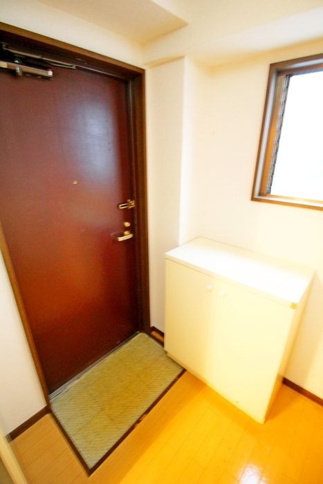 物件内観写真14　(玄関)