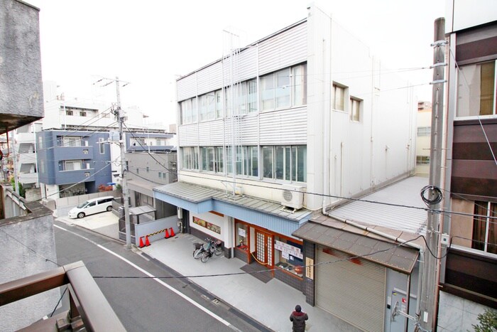 物件内観写真16　(室内からの展望)