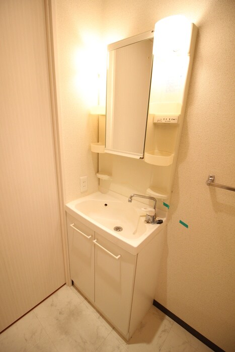 物件内観写真8　(洗面)