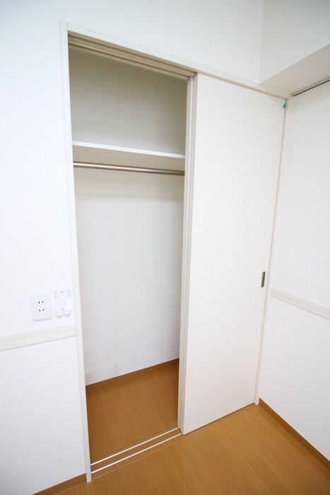 物件内観写真15　(収納)