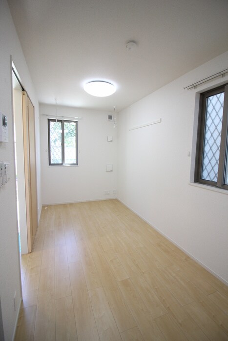 物件内観写真14　(室内からの展望)