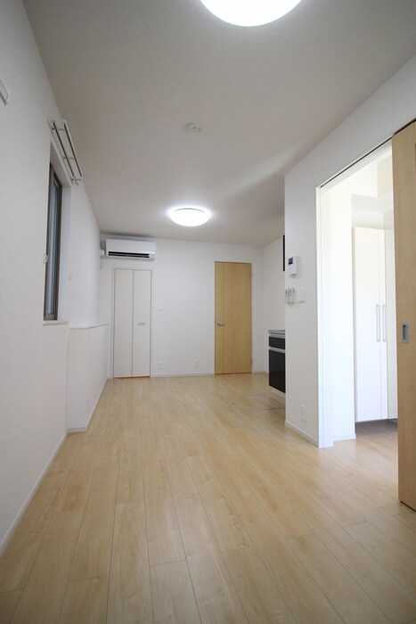 物件内観写真16　(廊下)