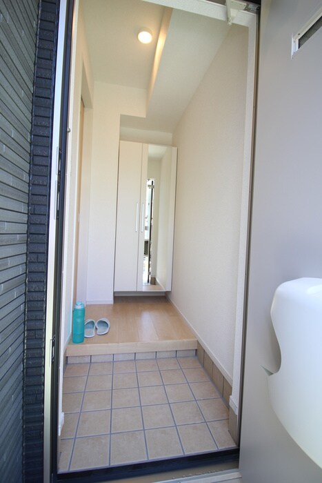 物件内観写真18　(玄関)