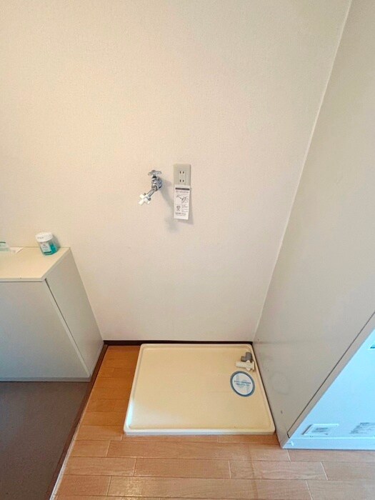 物件内観写真15　(洗濯機置場)