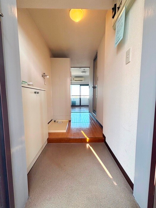 物件内観写真18　(玄関)