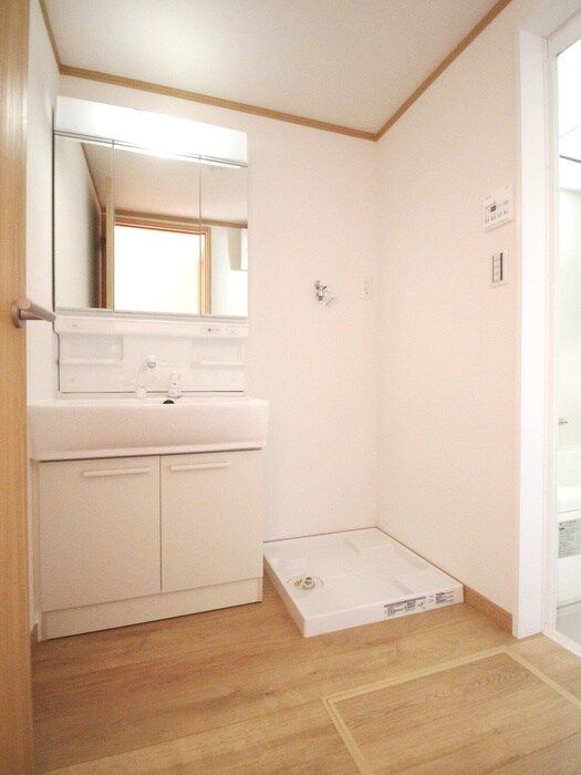 物件内観写真13　(洗濯機置場)