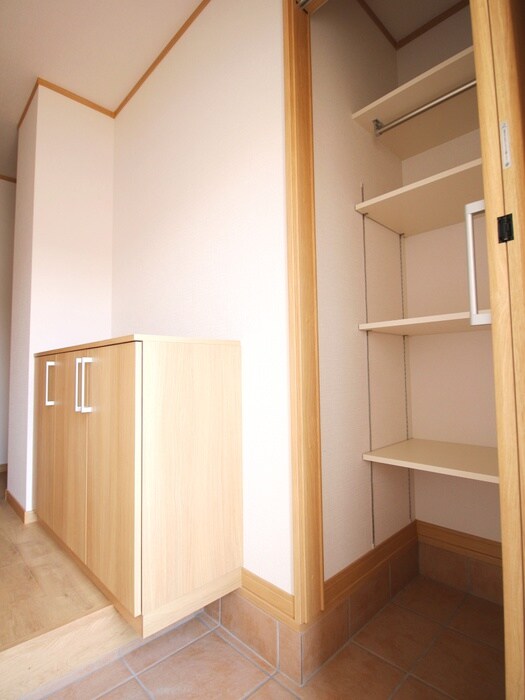 物件内観写真19　(靴箱)