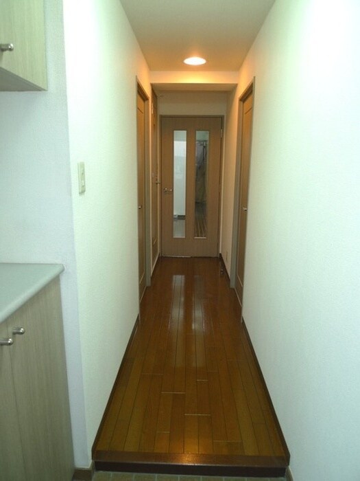 物件内観写真13　(玄関)