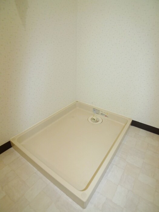 物件内観写真18　(洗濯機置場)