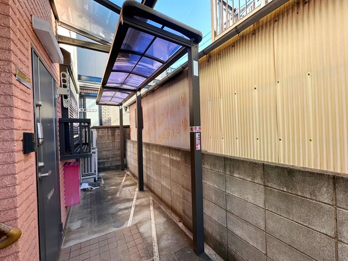 物件外観写真4　(駐輪場)