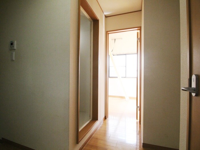 物件内観写真19　(廊下)