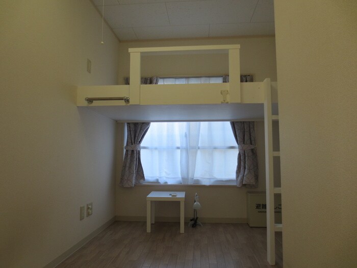 物件内観写真4　(居室)