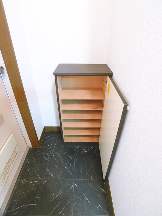 物件内観写真18　(玄関)