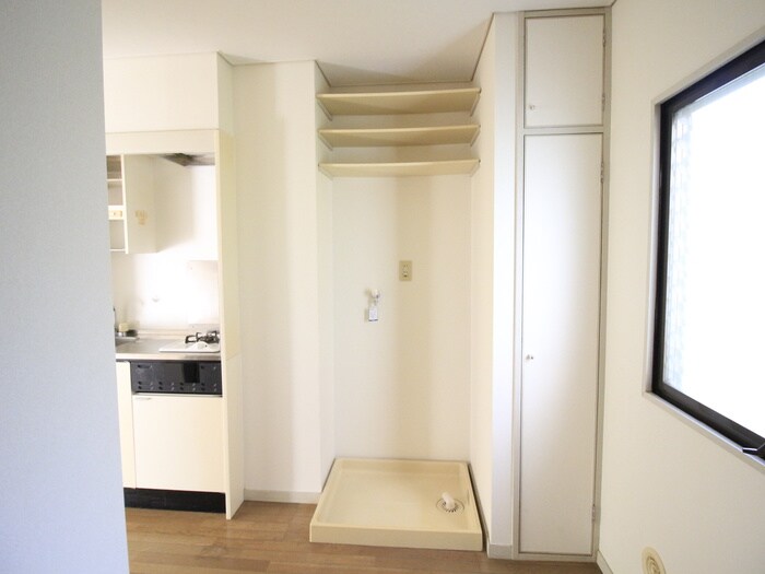 物件内観写真14　(洗濯機置場)