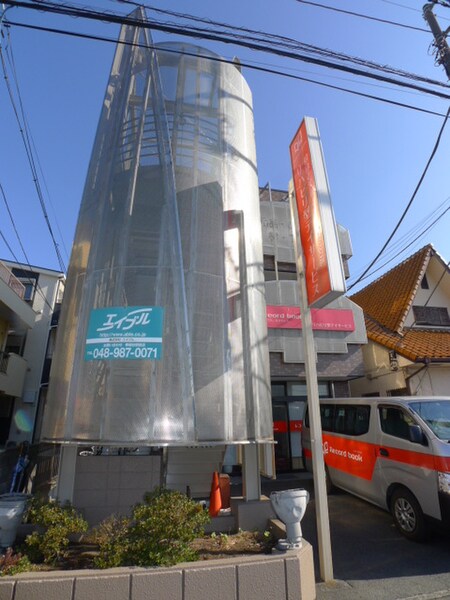ペンキャビンマンション外観写真