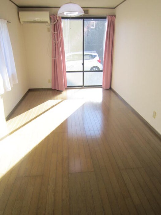 物件内観写真4　(居室)