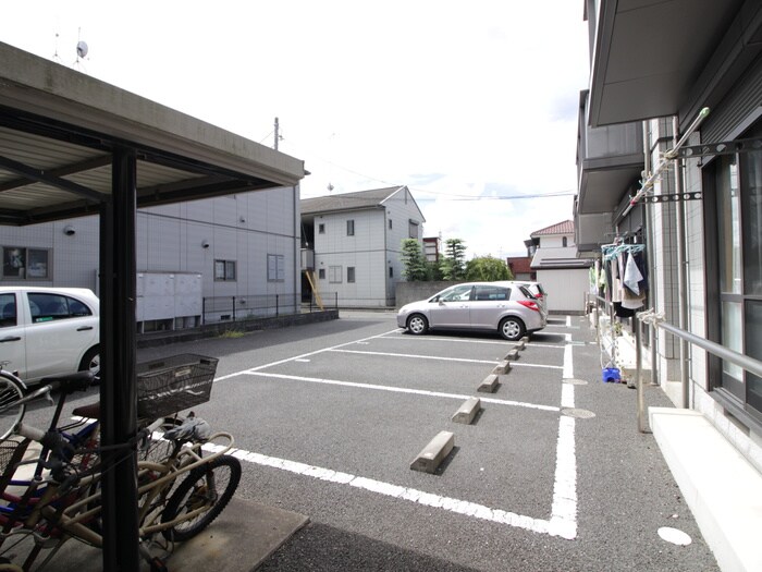 物件外観写真3　(駐車場)