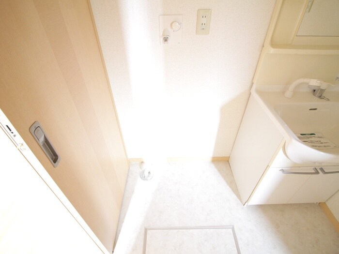 物件内観写真17　(洗濯機置場)