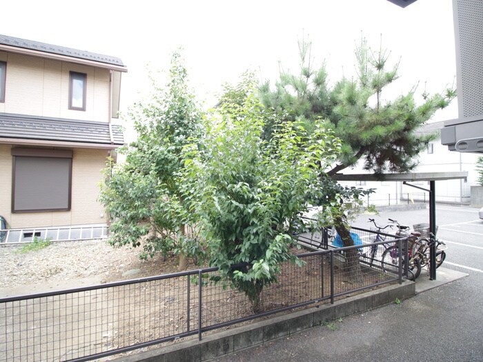 物件内観写真22　(室内からの展望)