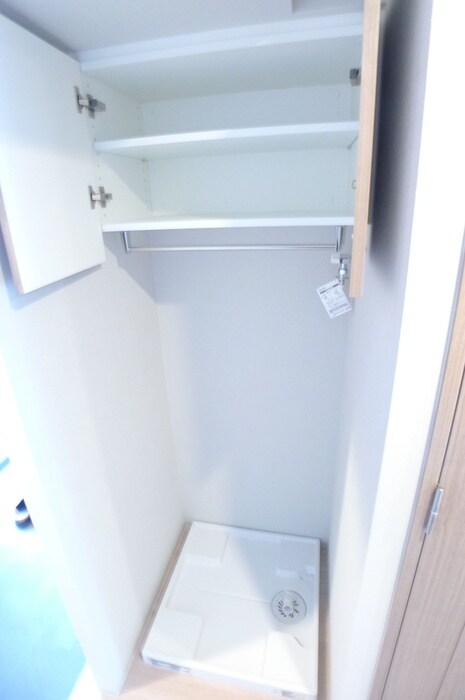 物件内観写真14　(洗濯機置場)