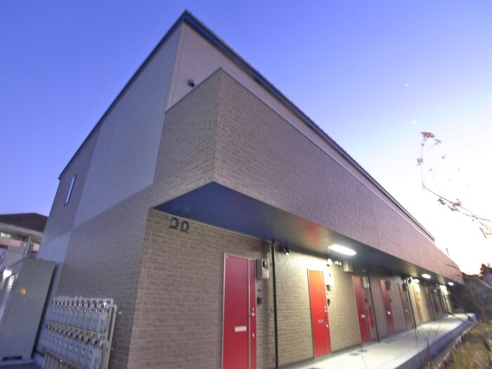 物件外観写真3　(エントランス部分)