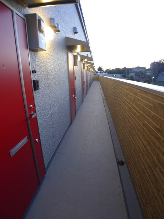 物件外観写真5　(エントランス部分)