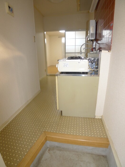 物件内観写真4　(玄関)