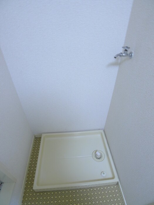 物件内観写真7　(洗濯機置場)