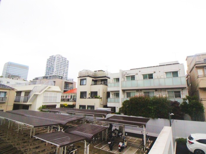 物件内観写真17　(室内からの展望)