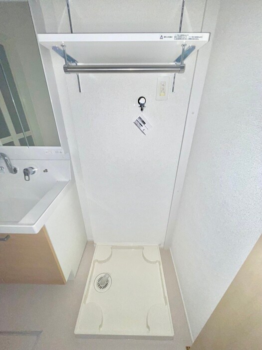 物件内観写真12　(洗濯機置場)