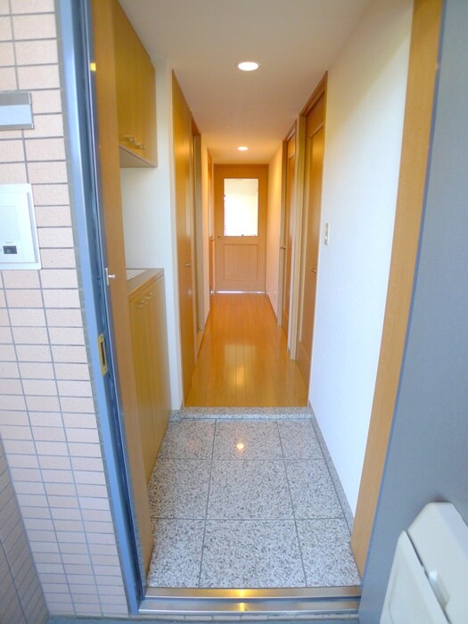 物件内観写真7　(玄関)