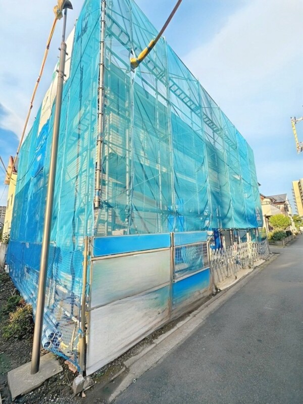 建築中