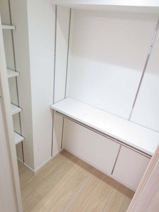 物件内観写真16　(収納)