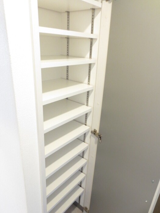 物件内観写真21　(収納)