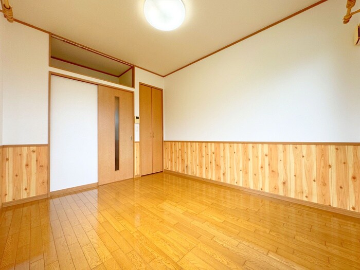 物件内観写真6　(室内からの展望)