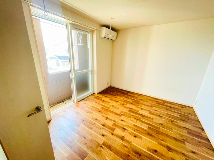 物件内観写真9　(居室)