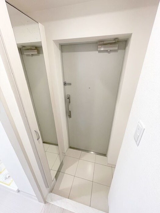 物件内観写真6　(玄関)