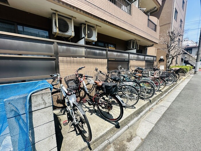 物件外観写真6　(駐輪場)