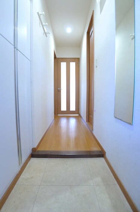 物件内観写真21　(玄関)