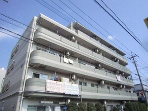 アンシャンテ国立外観写真