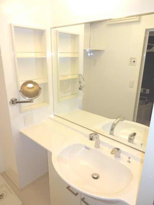 物件内観写真11　(洗面)