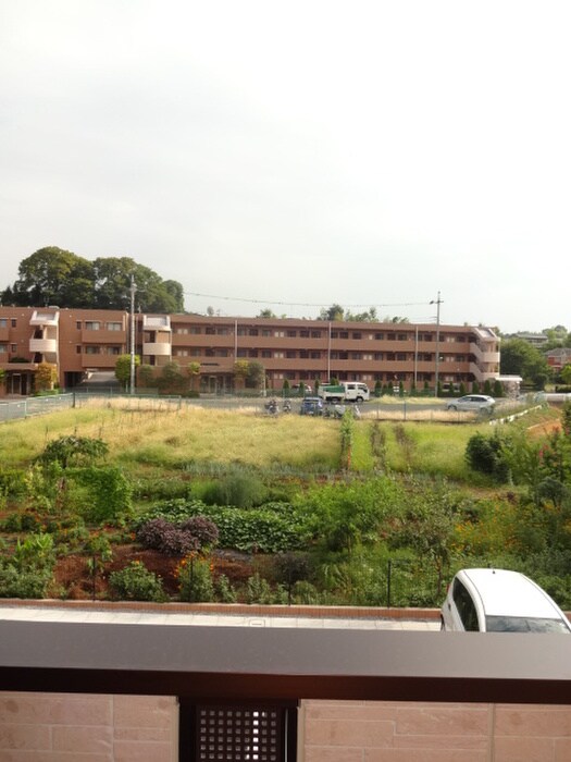 物件内観写真13　(室内からの展望)