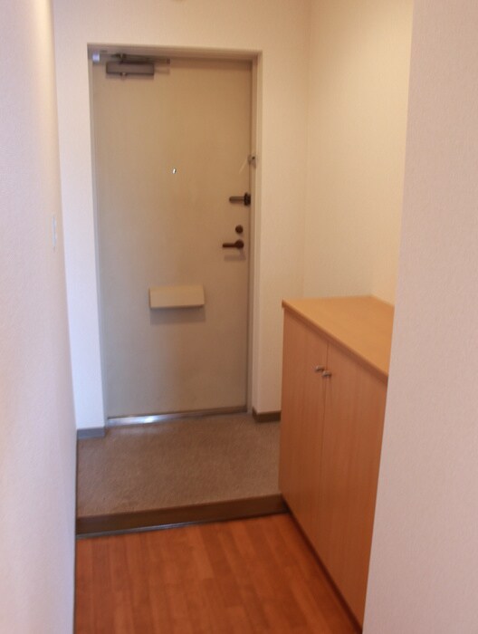 物件内観写真7　(玄関)