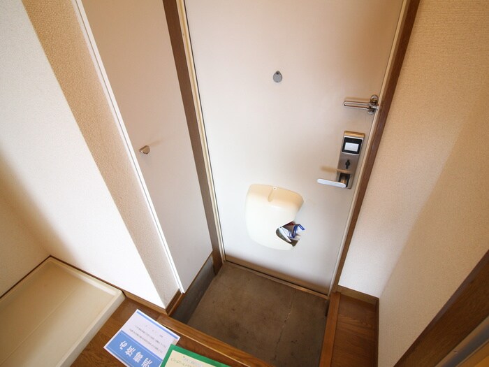 物件内観写真15　(玄関)