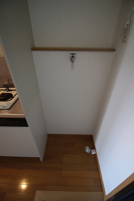 物件内観写真17　(洗濯機置場)