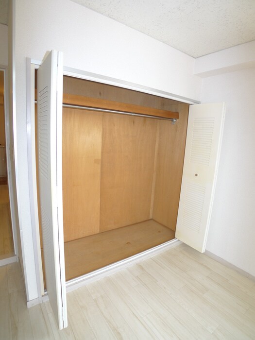 物件内観写真12　(収納)