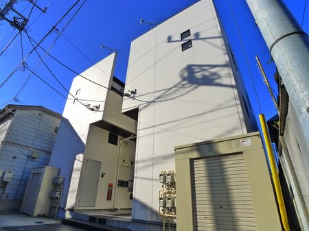 LUTELLA外観写真